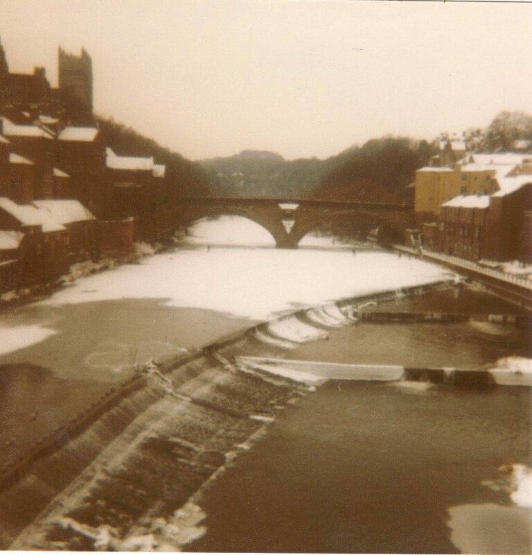 December 1981 - The River Wear freezes up in Durham